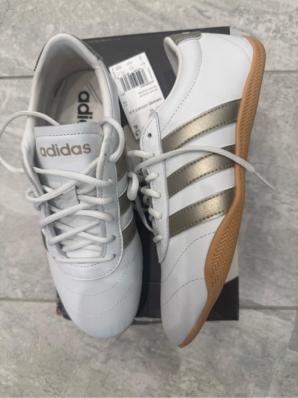 New womens adidas sz 6 White Shoes with Metallic Gold Stripes and Gum Outsole